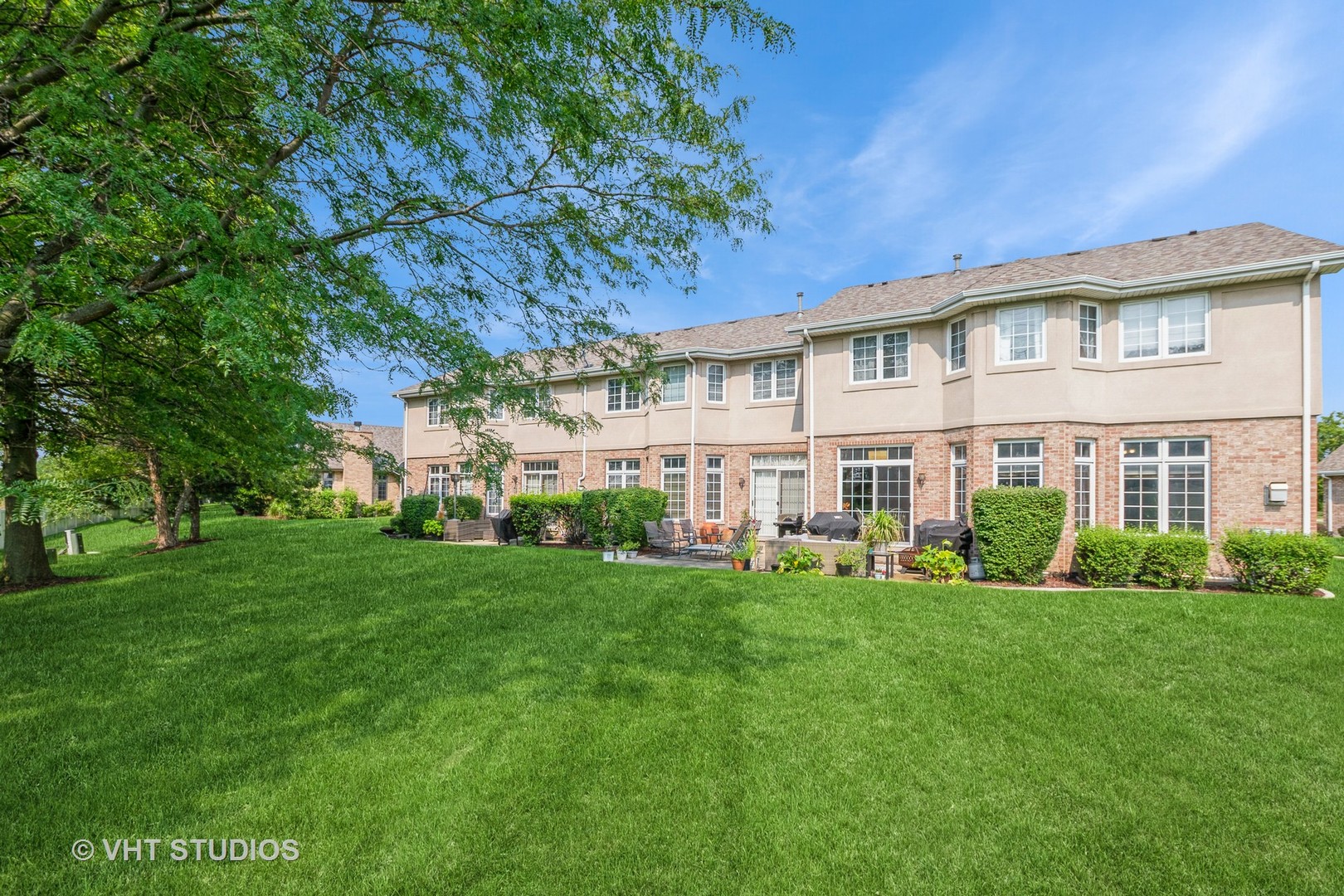 8011 NIELSEN Drive, Tinley Park, IL 60477