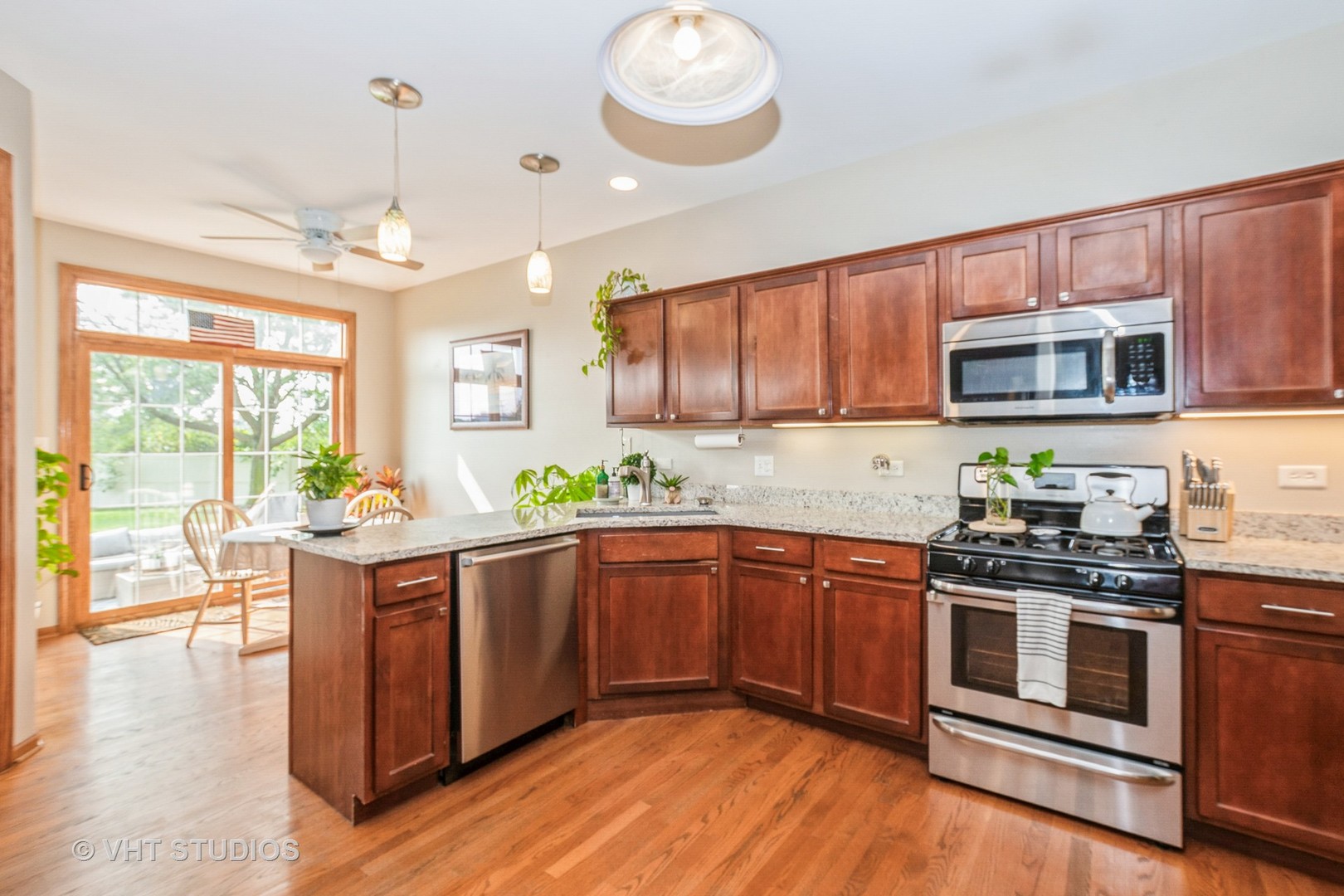 8011 NIELSEN Drive, Tinley Park, IL 60477