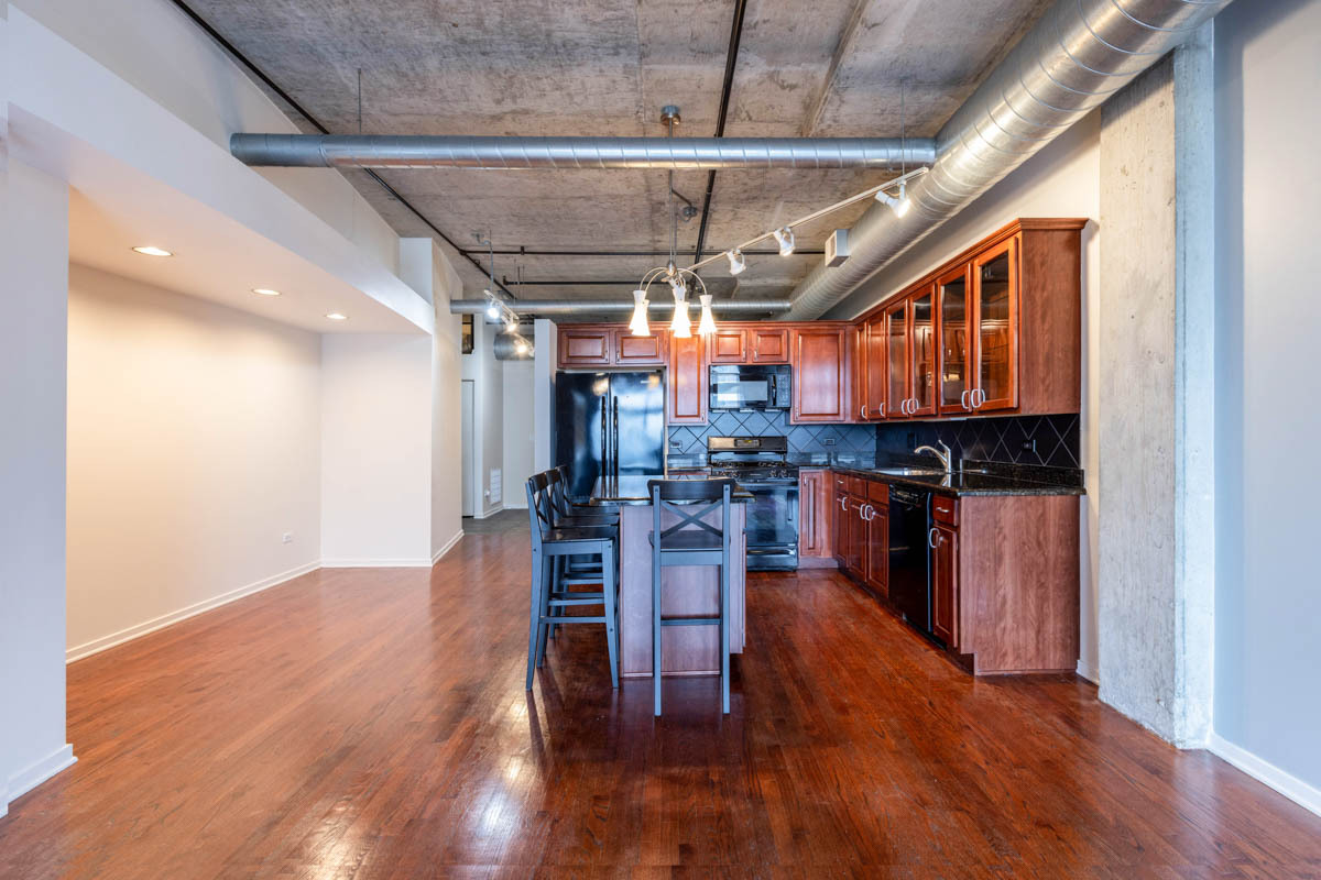 933 W VAN BUREN Street #612, Chicago, IL 60607