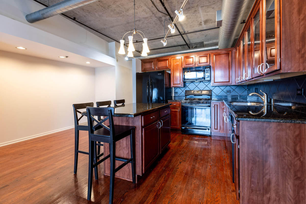 933 W VAN BUREN Street #612, Chicago, IL 60607