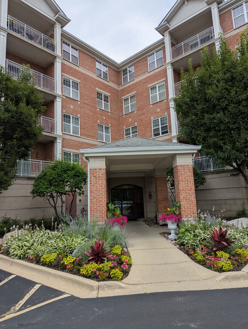 101 pointe Drive #203, Northbrook, IL 60062