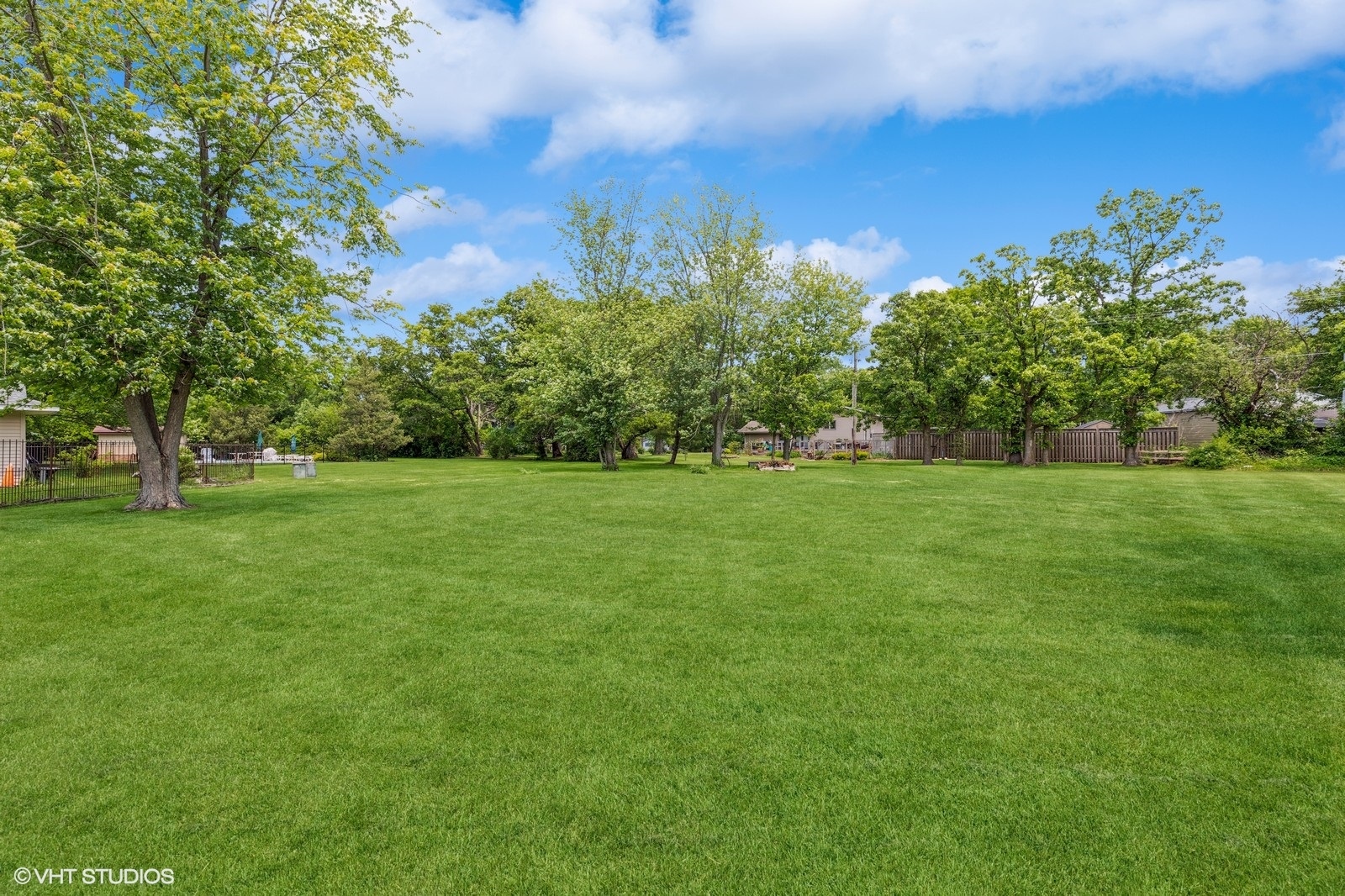 24827 S Chestnut Lane, Crete, IL 60417
