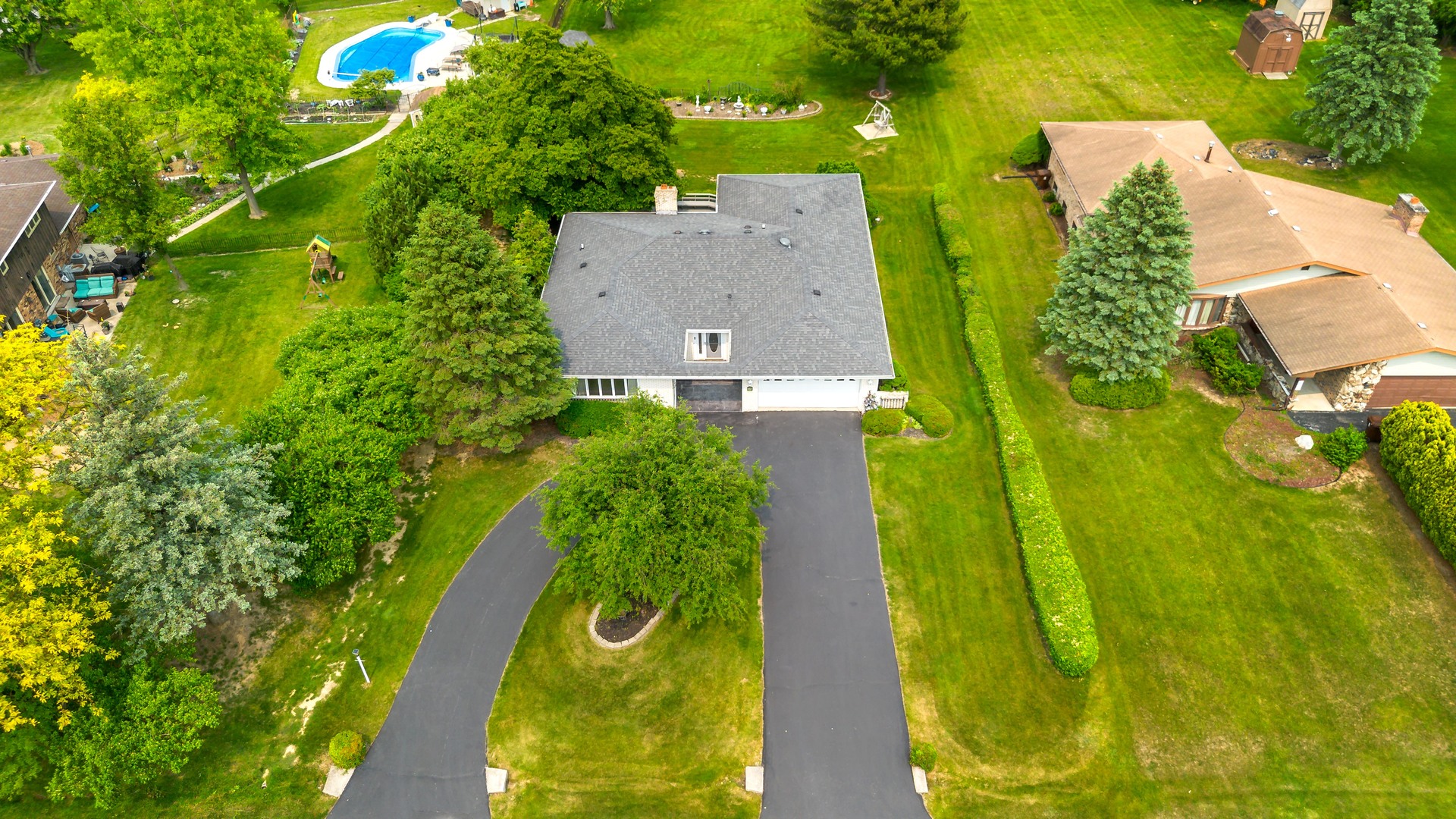 24827 S Chestnut Lane, Crete, IL 60417