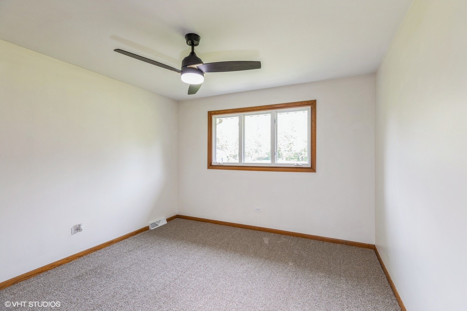 24827 S Chestnut Lane, Crete, IL 60417