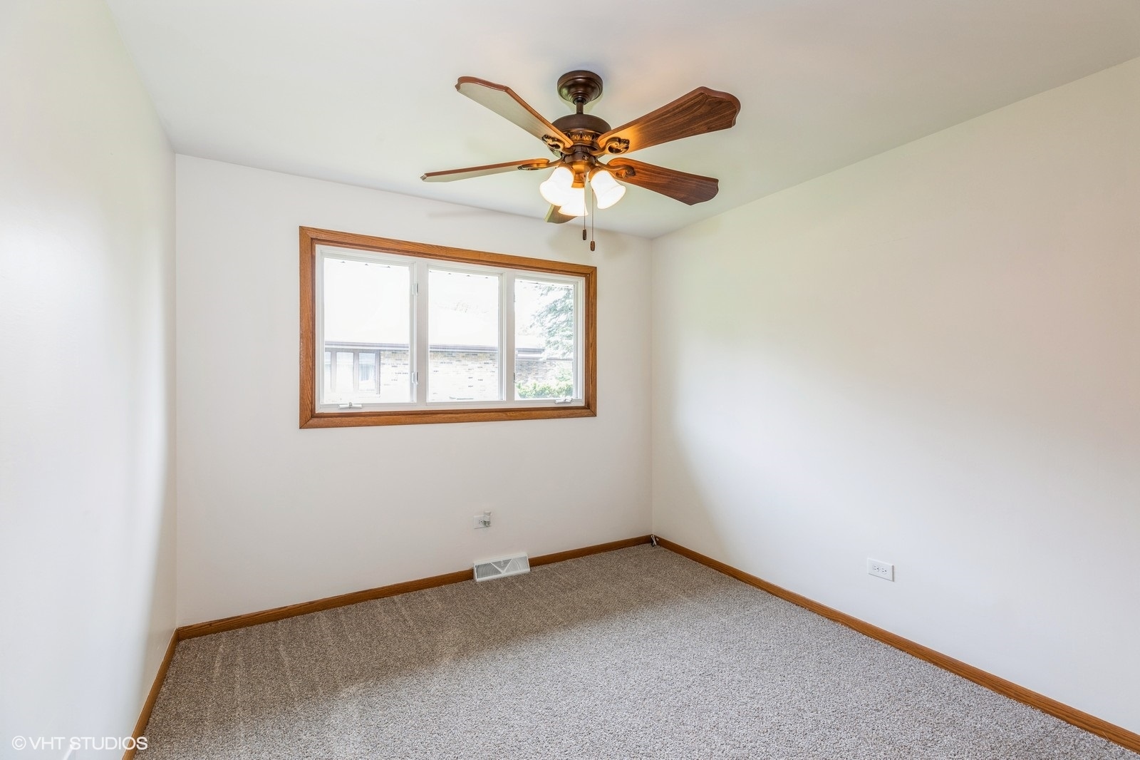 24827 S Chestnut Lane, Crete, IL 60417