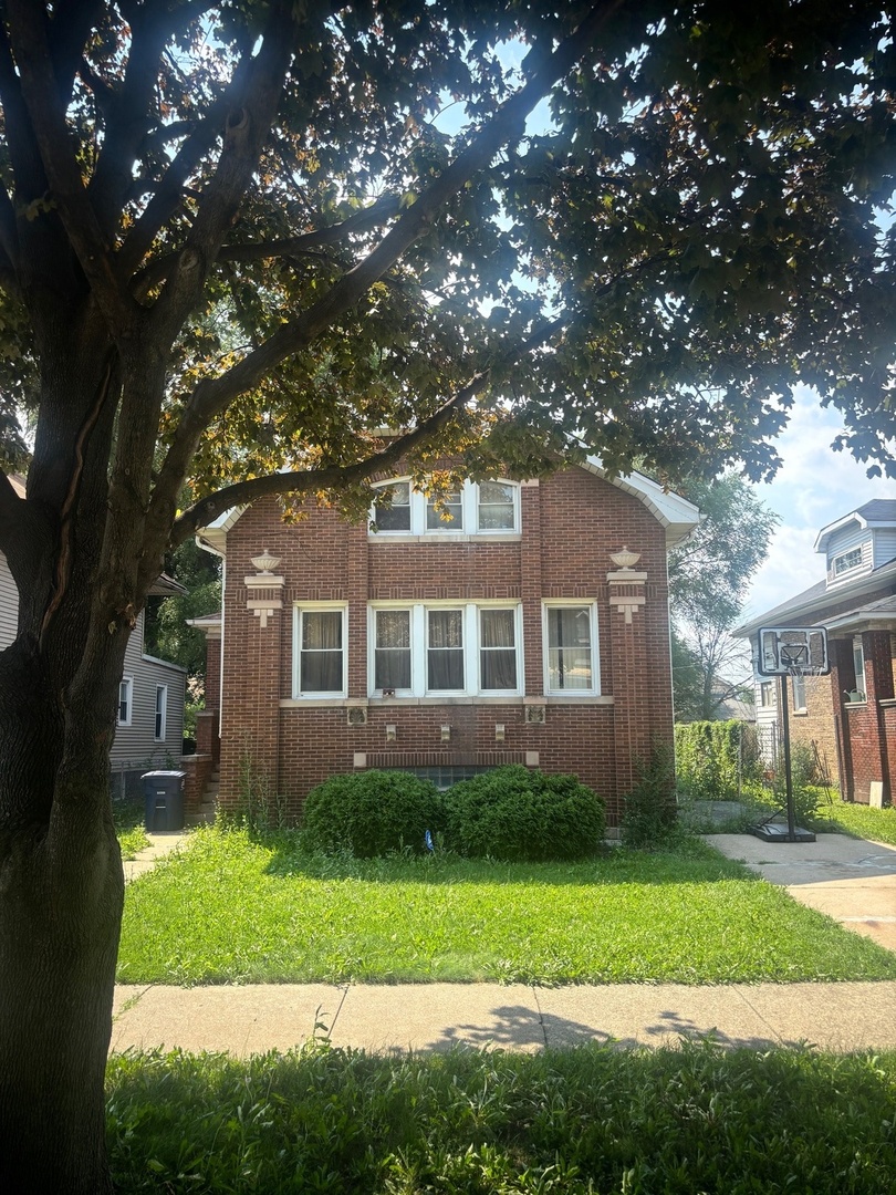 1822 S 7th Avenue, Maywood, IL 60153