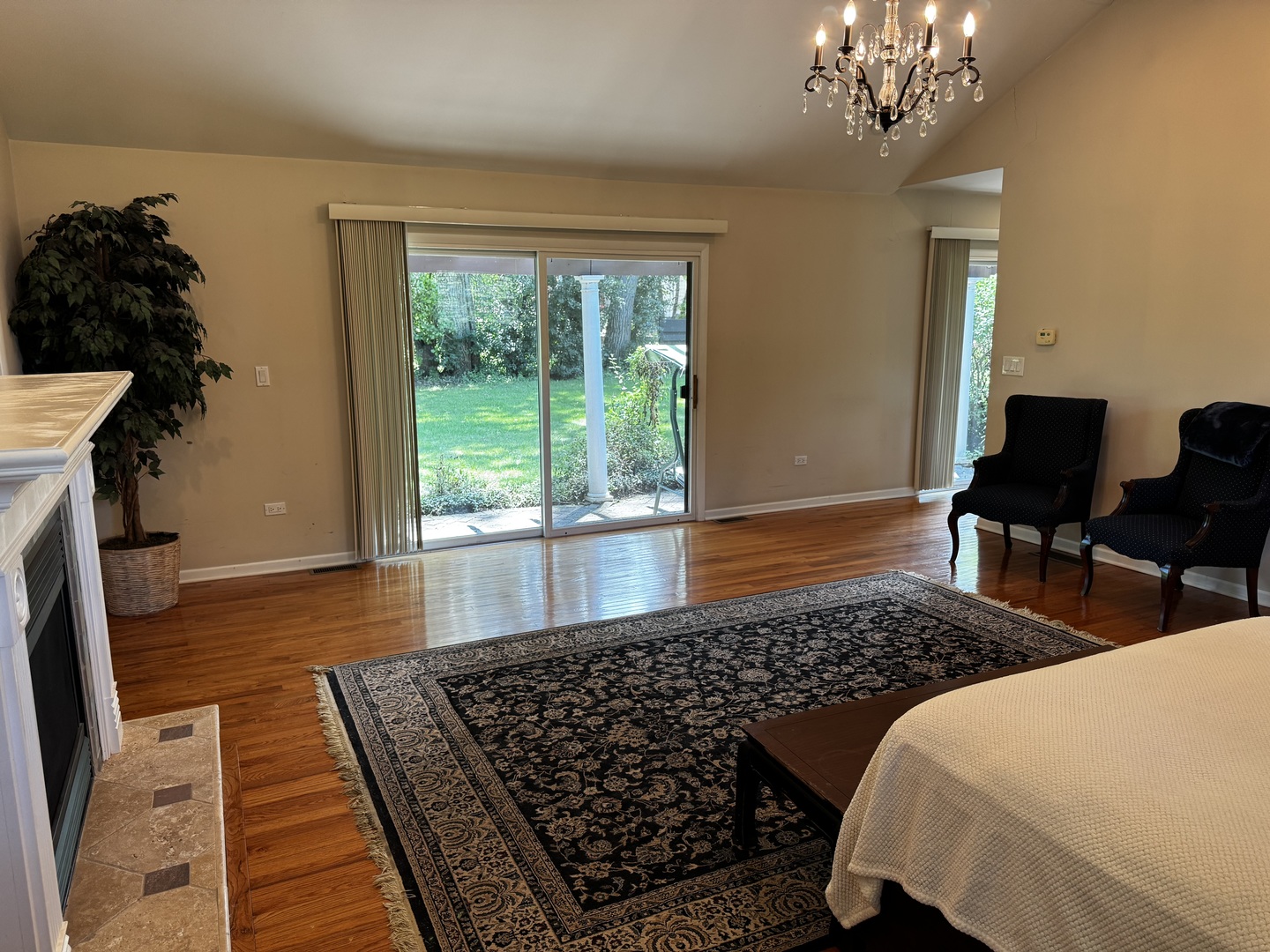 37 Sheffield Lane, Oak Brook, IL 60523