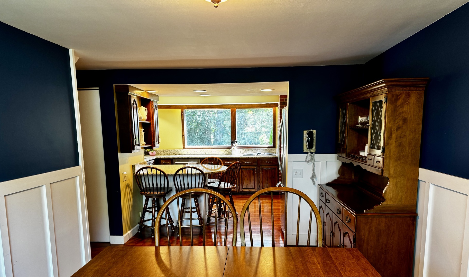 37 Sheffield Lane, Oak Brook, IL 60523