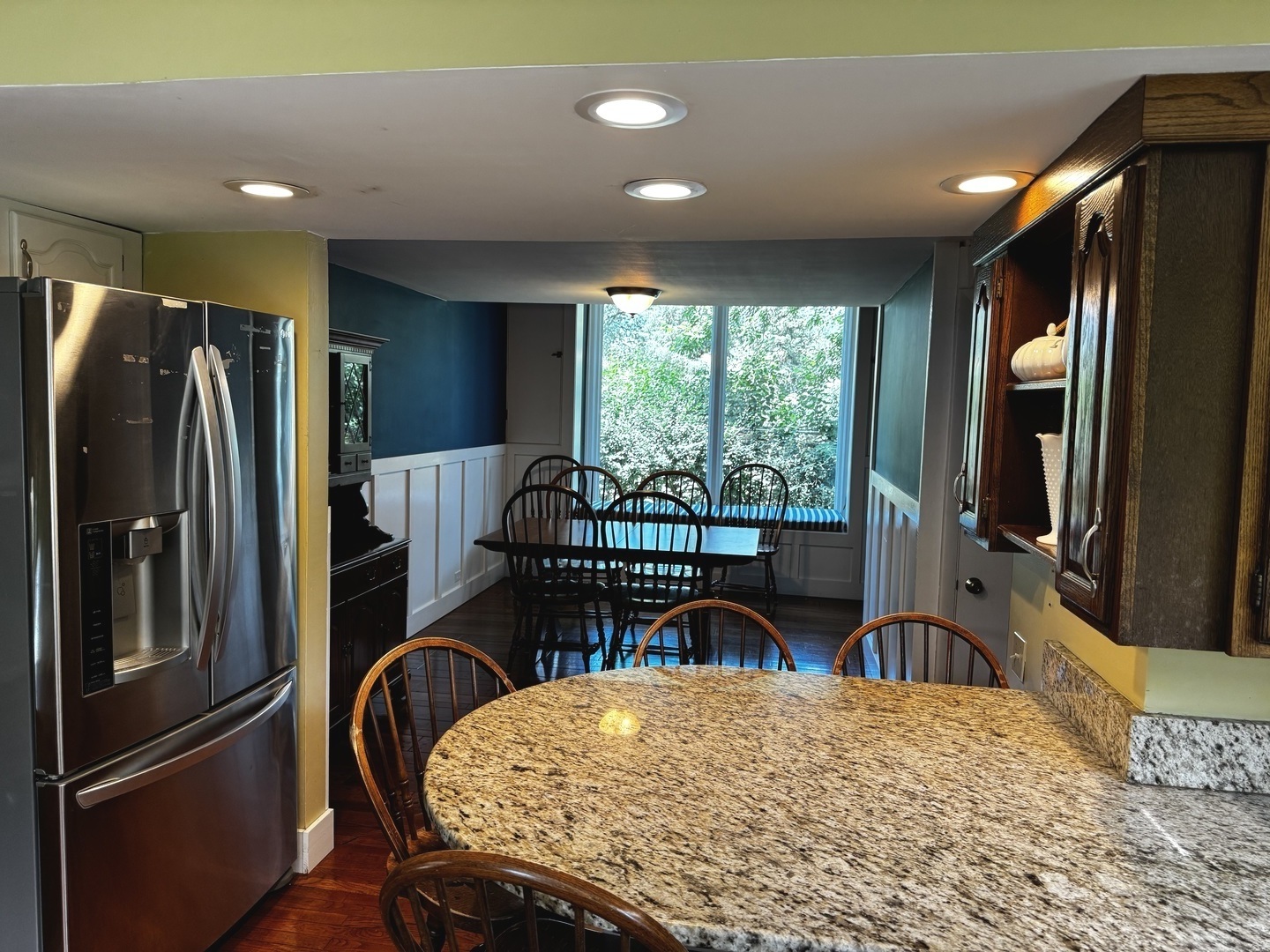 37 Sheffield Lane, Oak Brook, IL 60523
