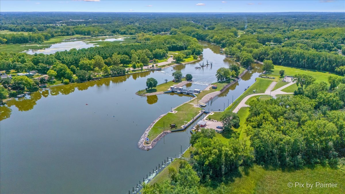 1208 Hilltop Boulevard, McHenry, IL 60050