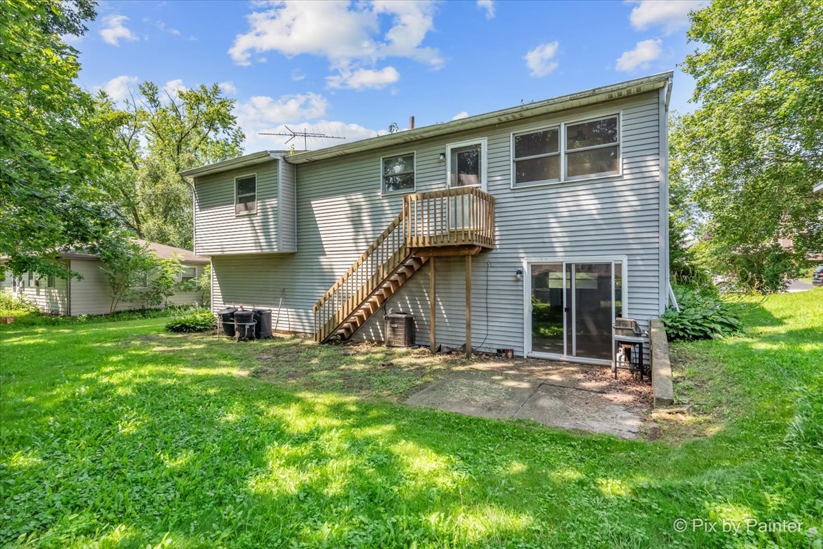 1208 Hilltop Boulevard, McHenry, IL 60050