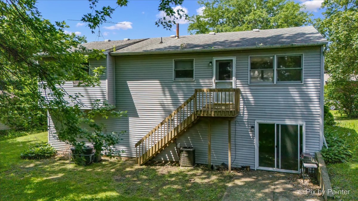 1208 Hilltop Boulevard, McHenry, IL 60050