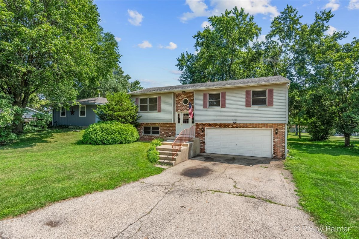 1208 Hilltop Boulevard, McHenry, IL 60050