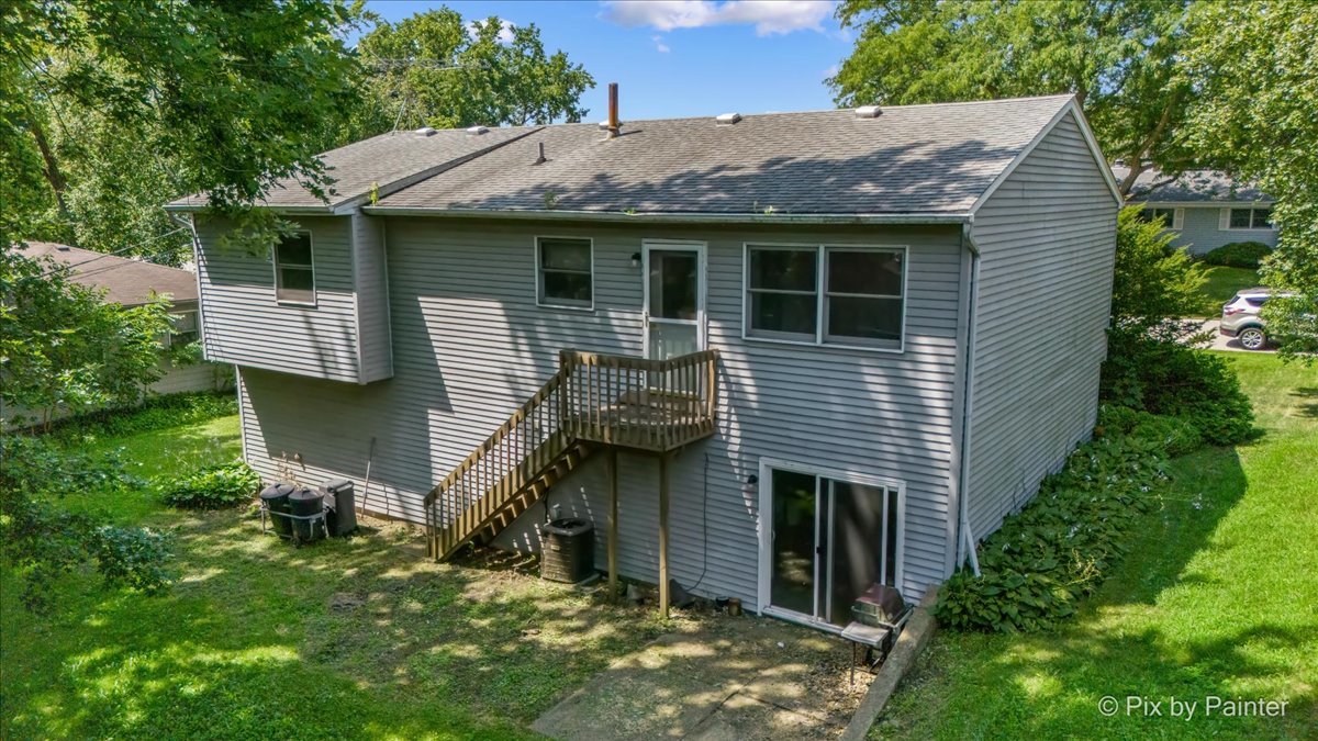 1208 Hilltop Boulevard, McHenry, IL 60050