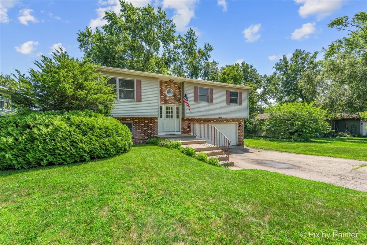 1208 Hilltop Boulevard, McHenry, IL 60050