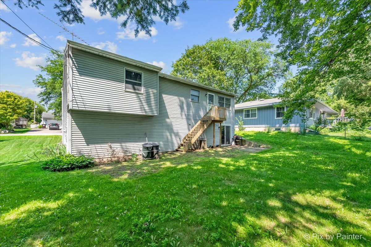 1208 Hilltop Boulevard, McHenry, IL 60050