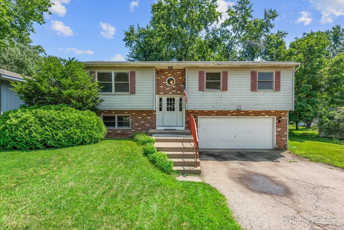 1208 Hilltop Boulevard, McHenry, IL 60050