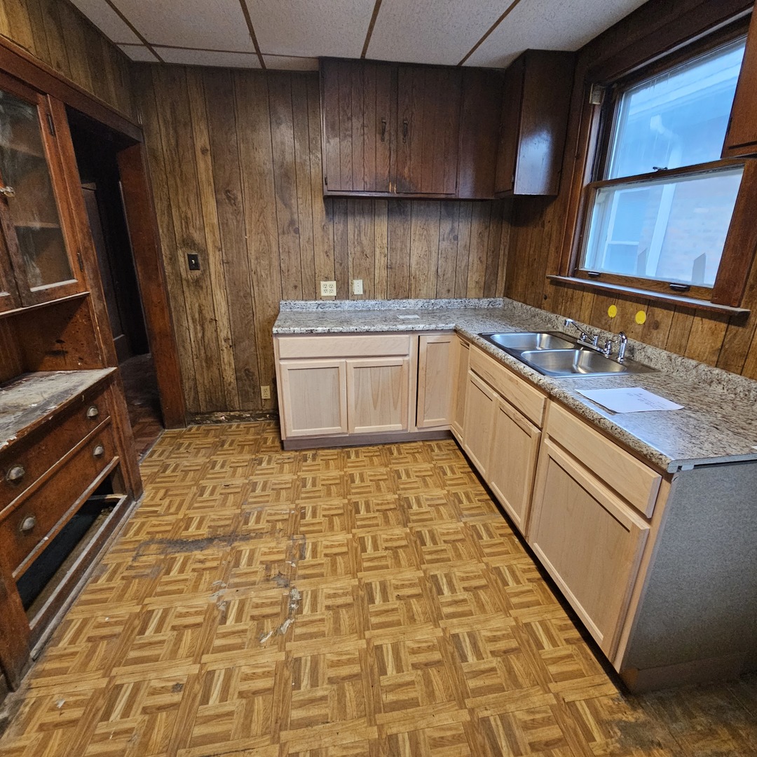8137 S Loomis Boulevard, Chicago, IL 60620