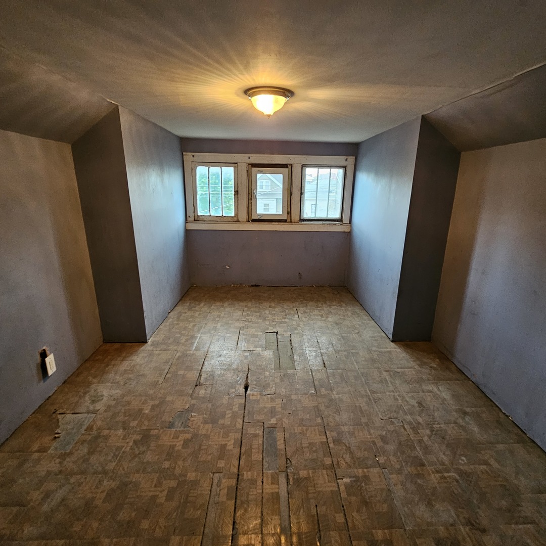 8137 S Loomis Boulevard, Chicago, IL 60620