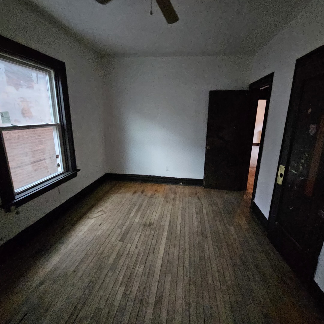 8137 S Loomis Boulevard, Chicago, IL 60620