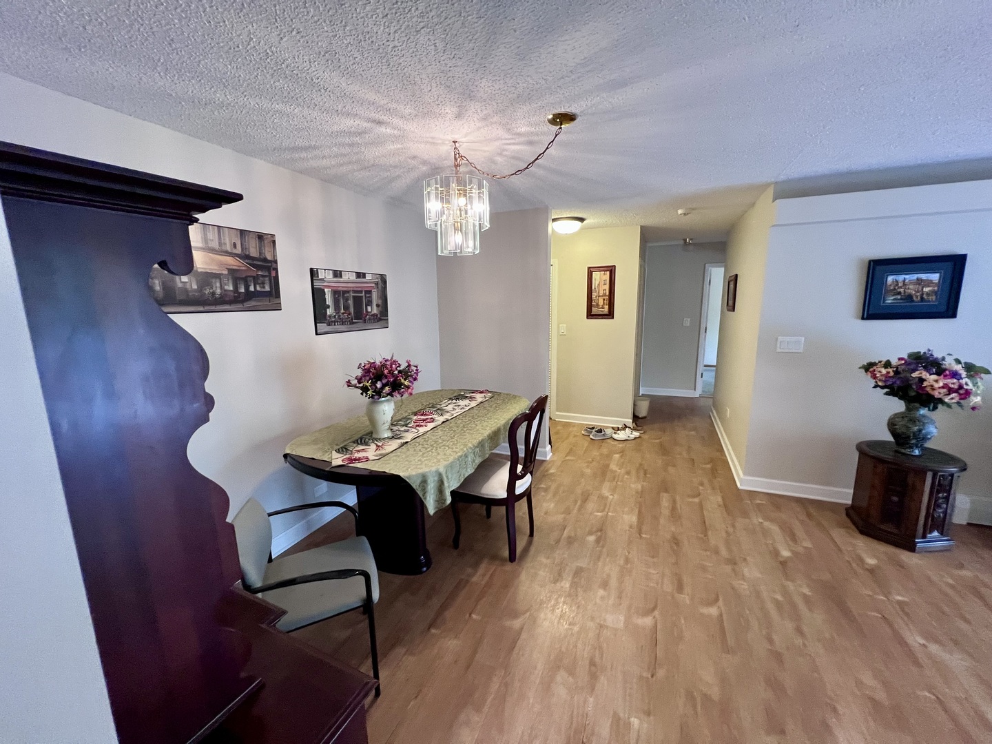 3415 83rd Street #E16, Woodridge, IL 60517