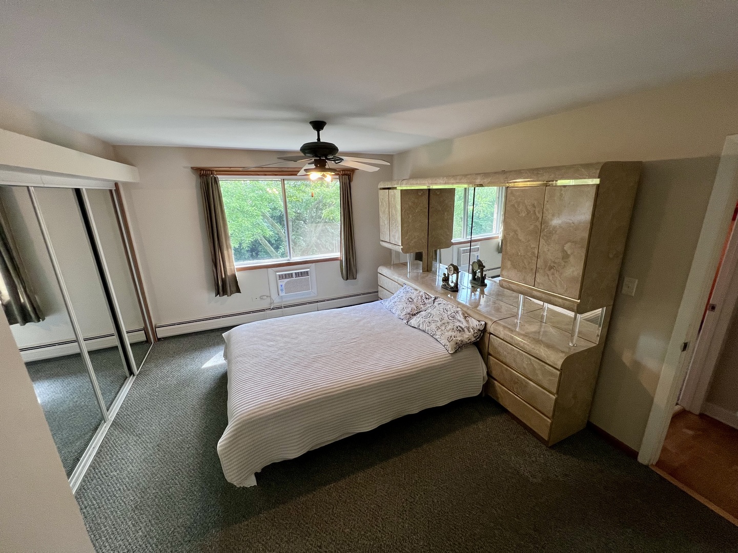 3415 83rd Street #E16, Woodridge, IL 60517