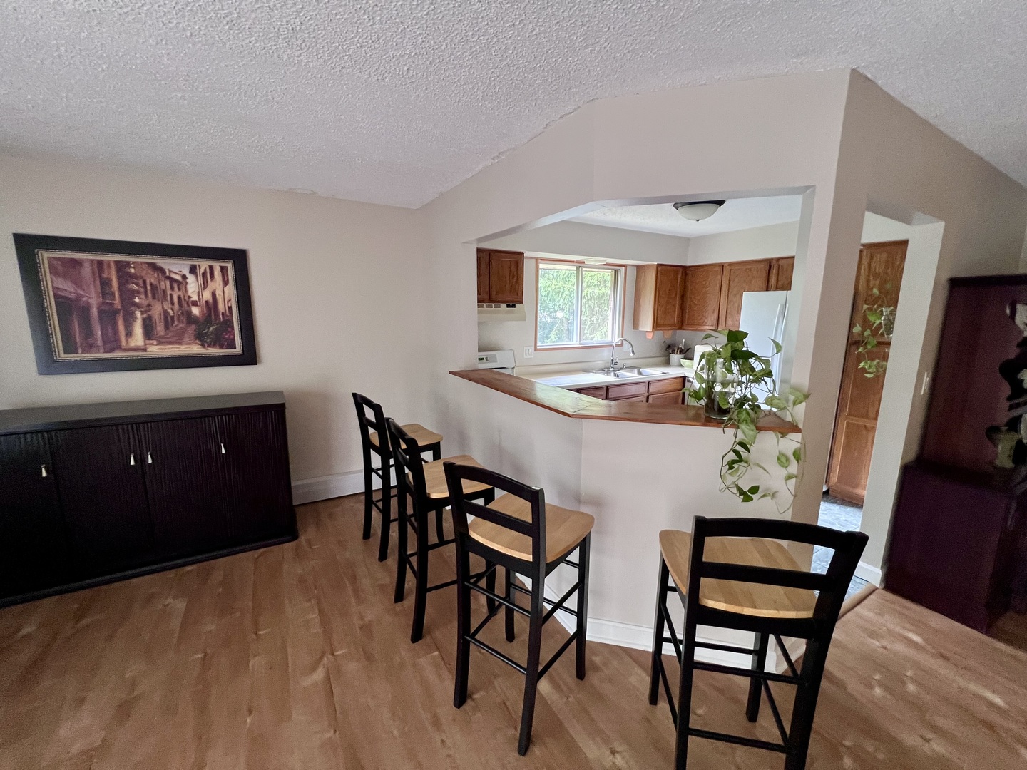3415 83rd Street #E16, Woodridge, IL 60517