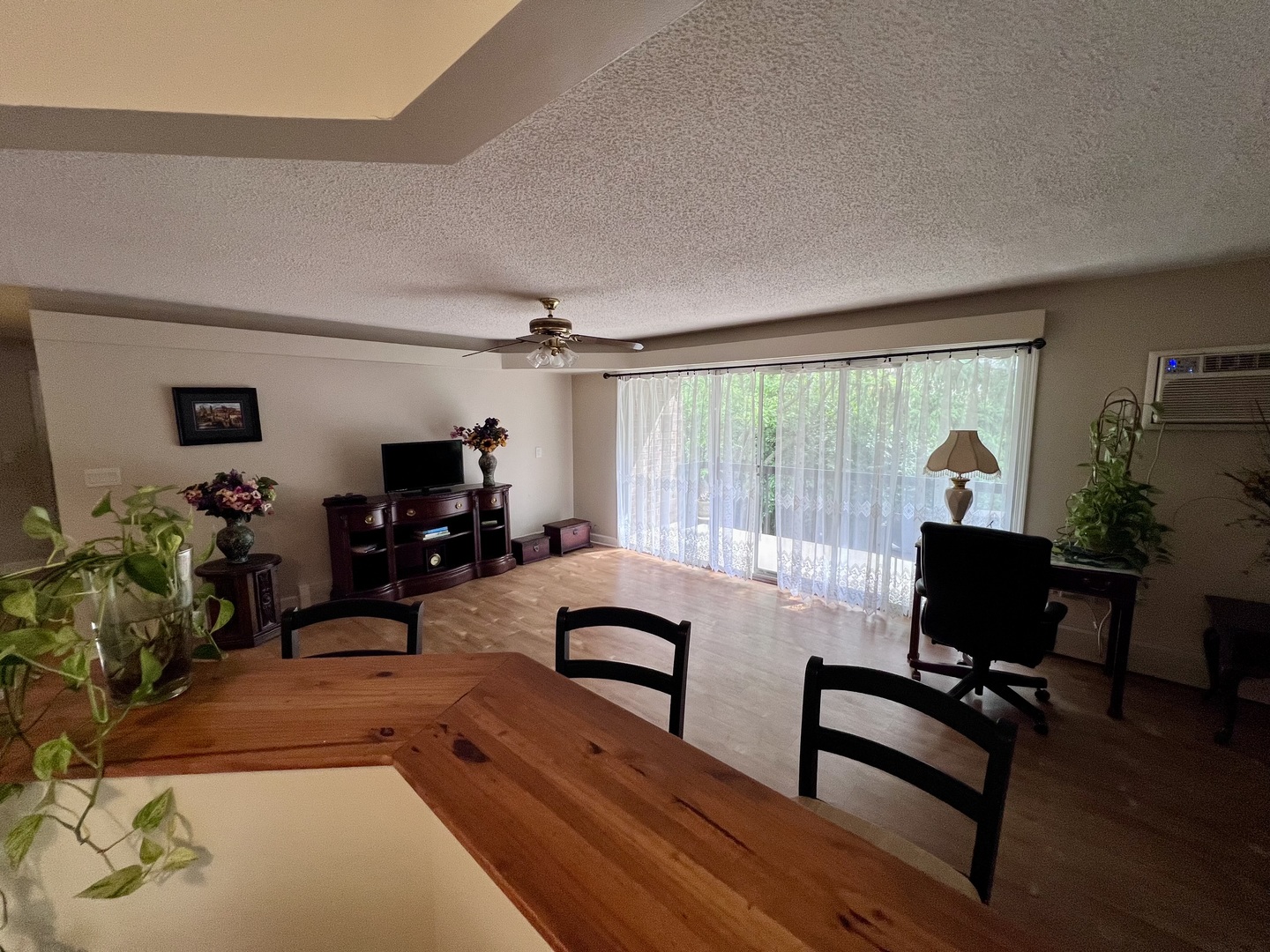 3415 83rd Street #E16, Woodridge, IL 60517