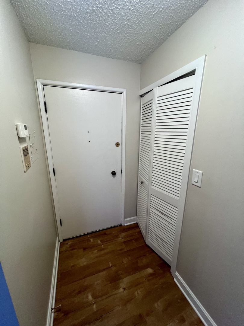 3415 83rd Street #E16, Woodridge, IL 60517