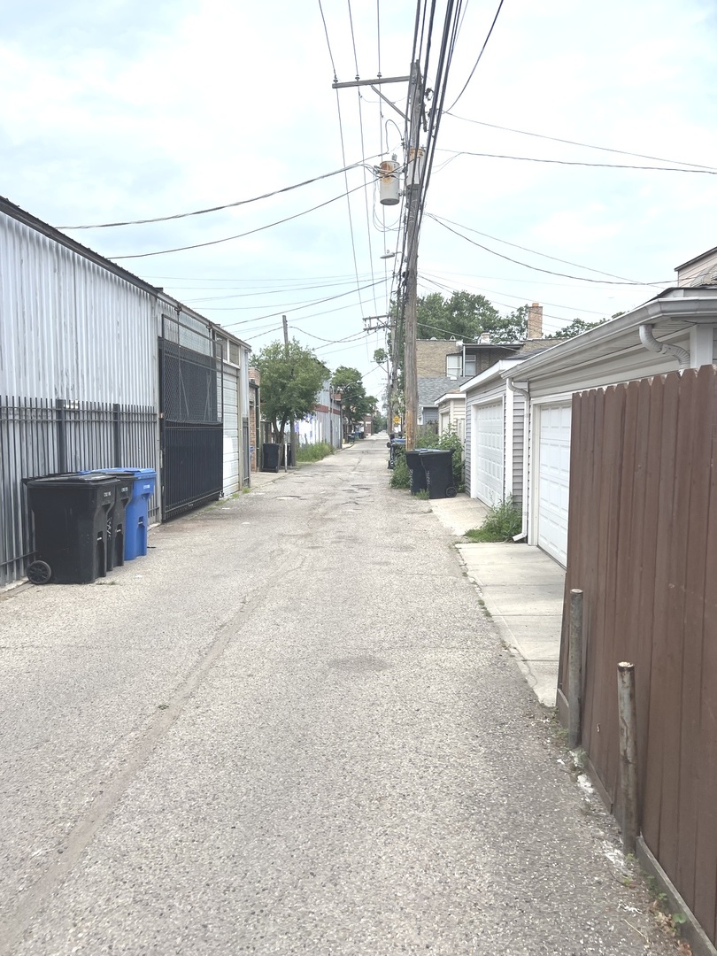 3445 N Pulaski Road, Chicago, IL 60641