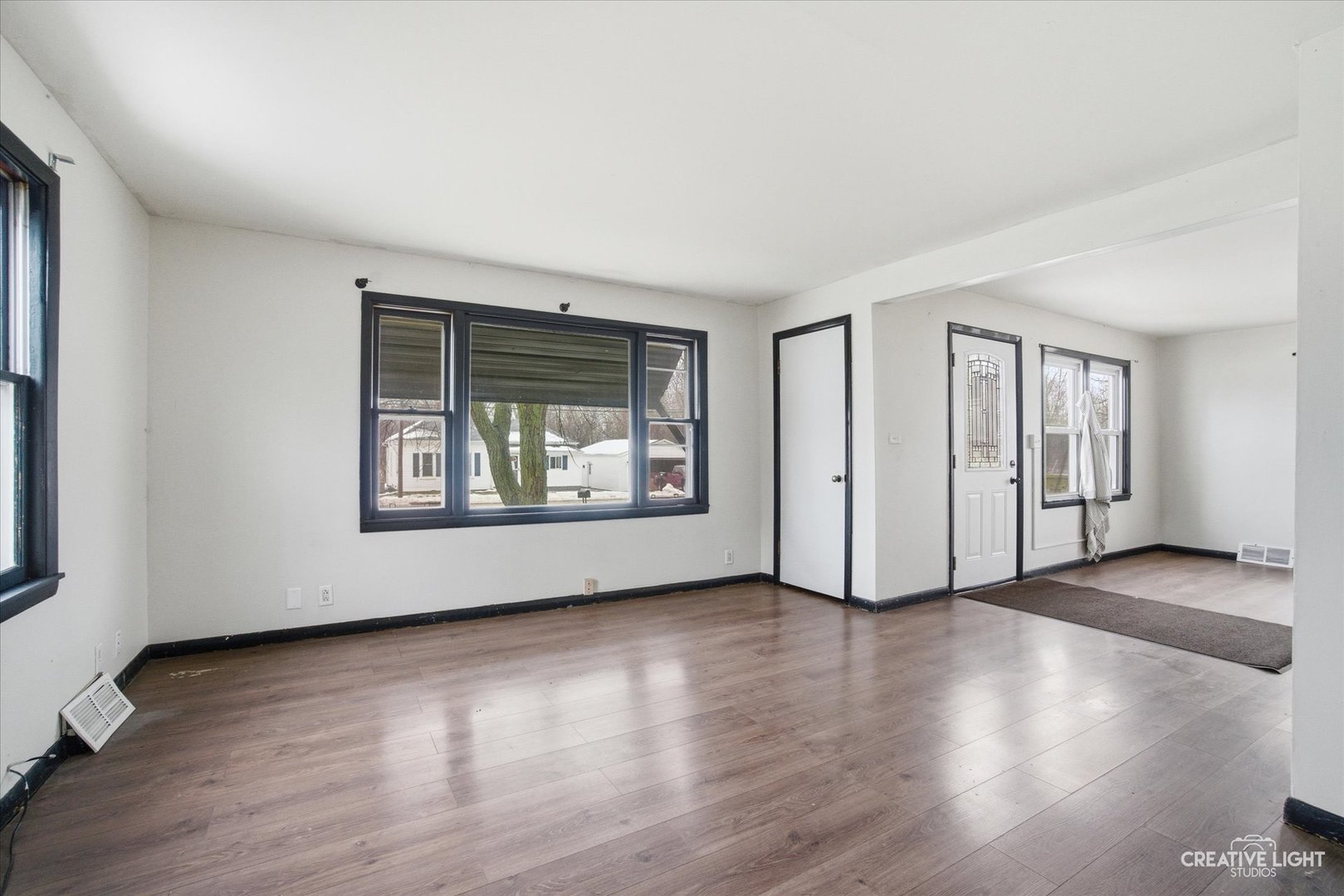 816 S Ottawa Street, Earlville, IL 60518