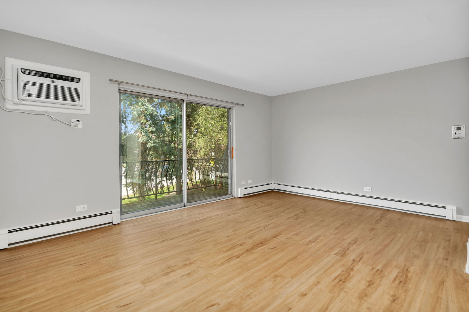 913 Plainfield Road #8, Darien, IL 60561