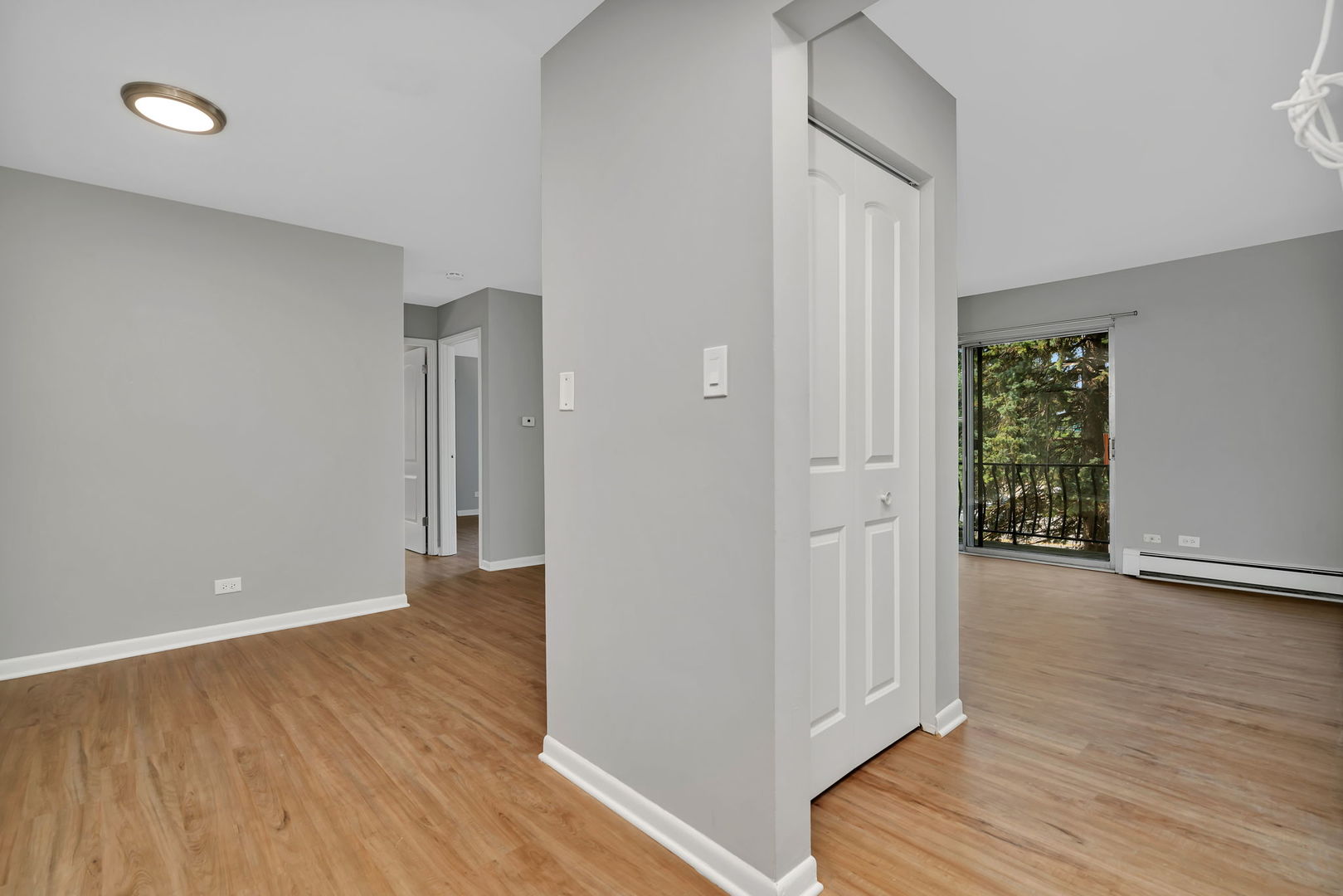 913 Plainfield Road #8, Darien, IL 60561