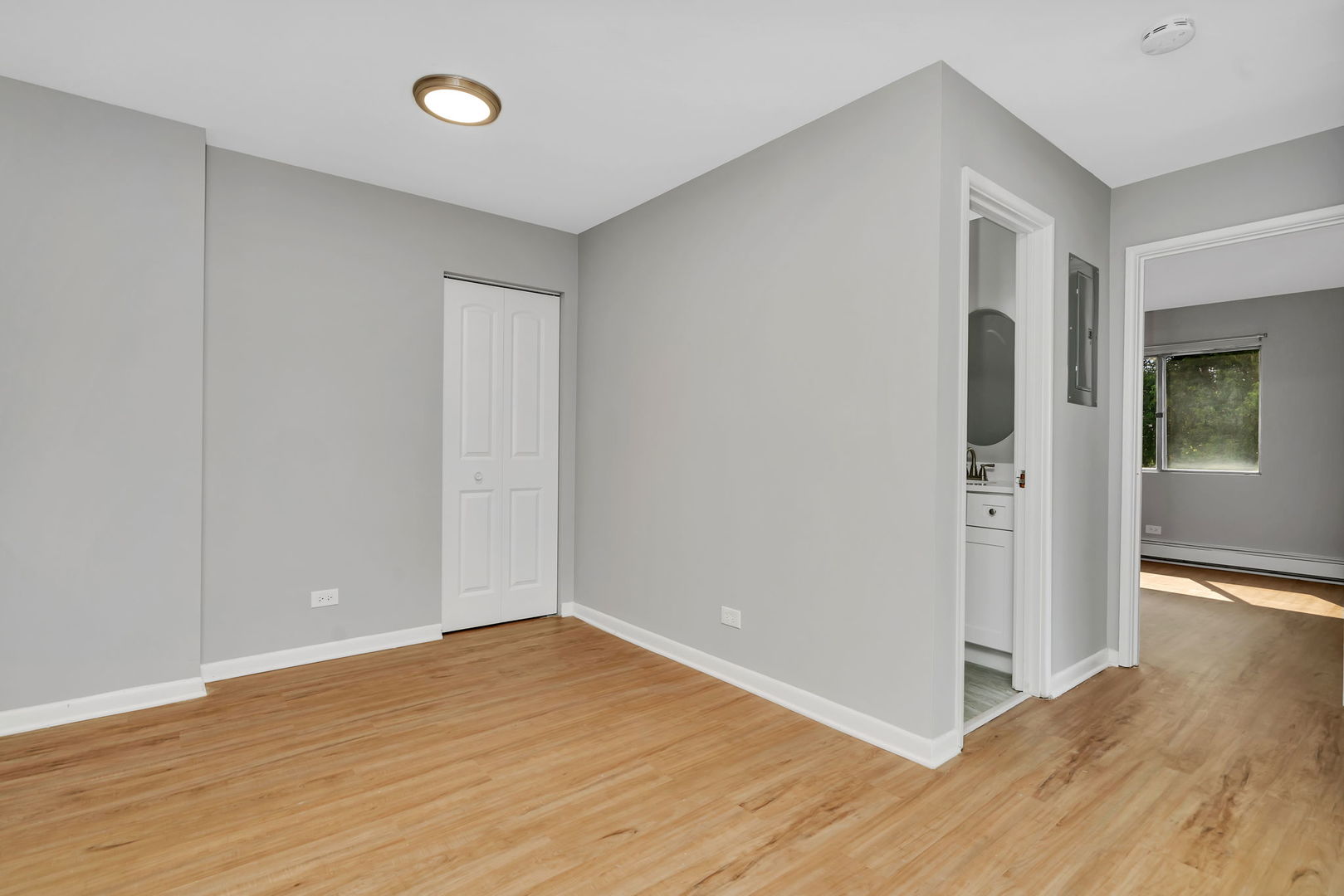 913 Plainfield Road #8, Darien, IL 60561