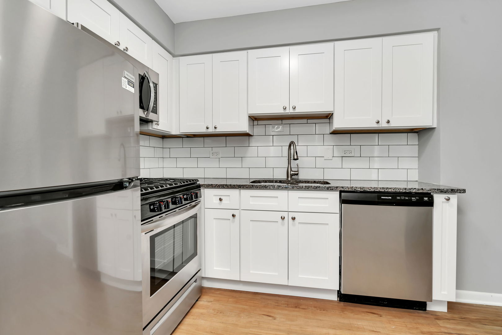 913 Plainfield Road #8, Darien, IL 60561