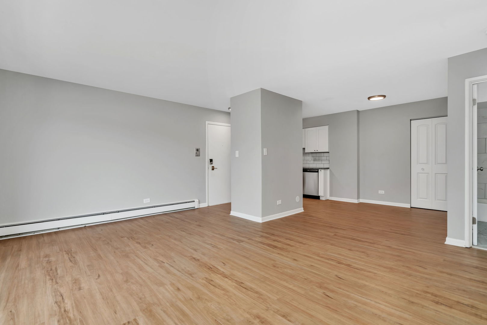 913 Plainfield Road #8, Darien, IL 60561
