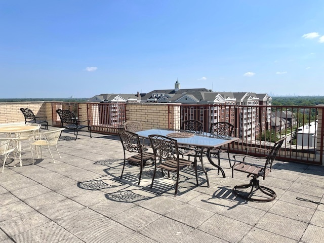 141 N La Grange Road #504, La Grange, IL 60525