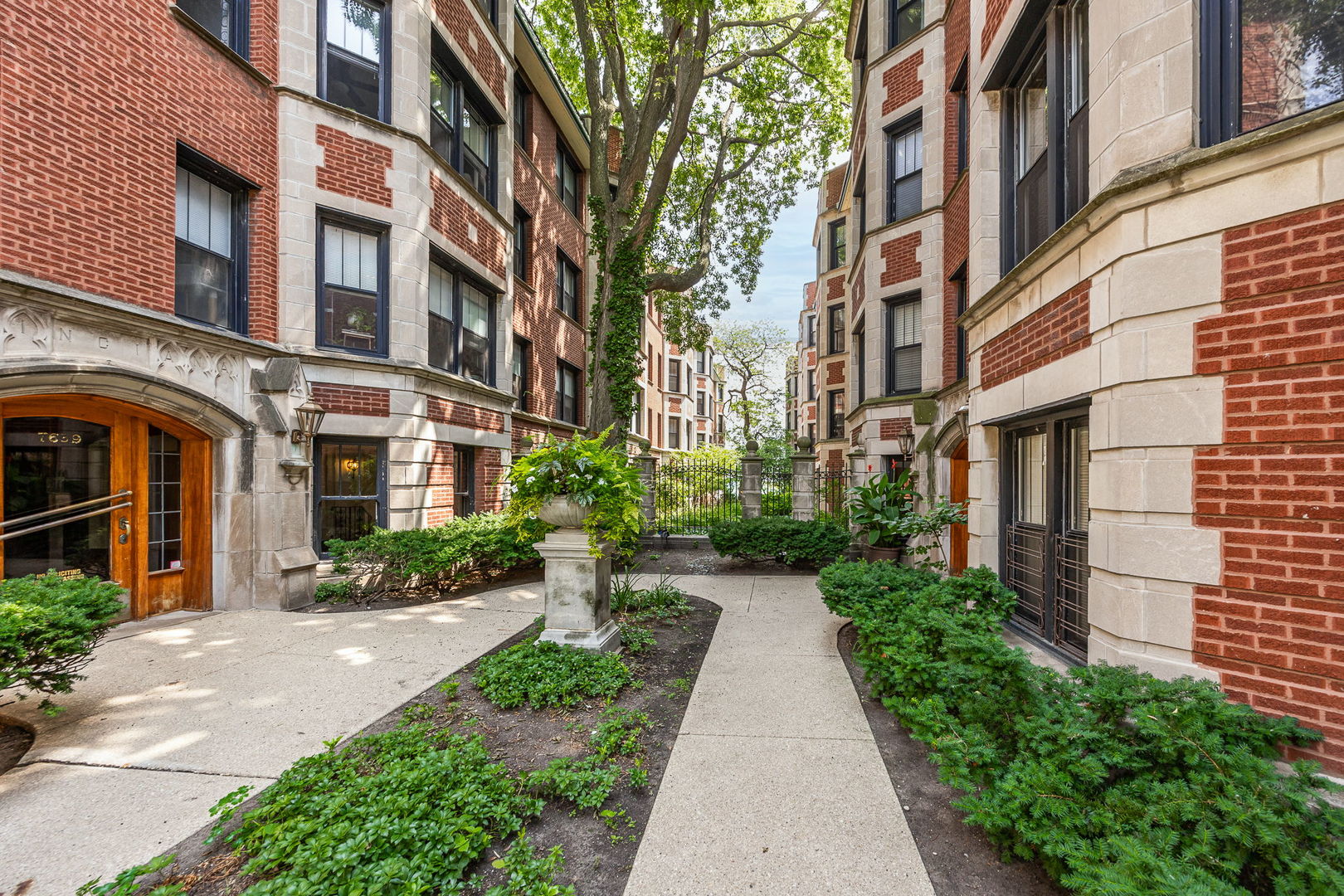 7631 N Eastlake Terrace #2A-3A, Chicago, IL 60626