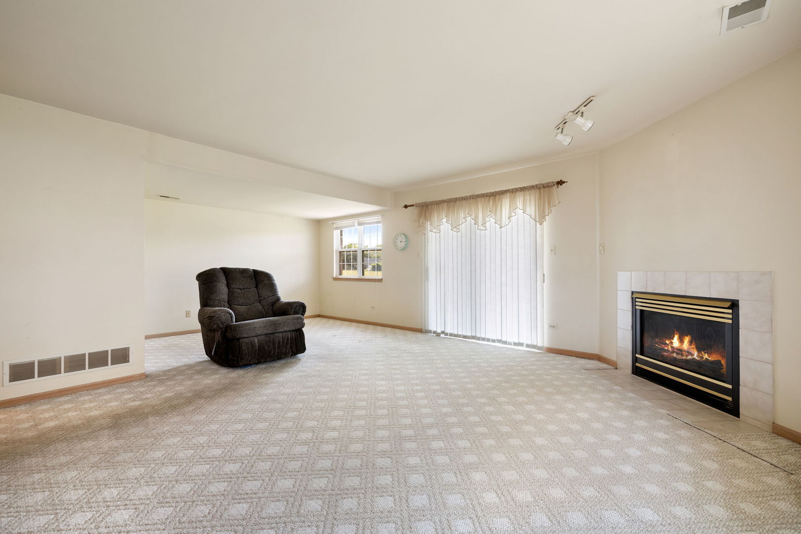 16142 Bormet Drive, Tinley Park, IL 60477