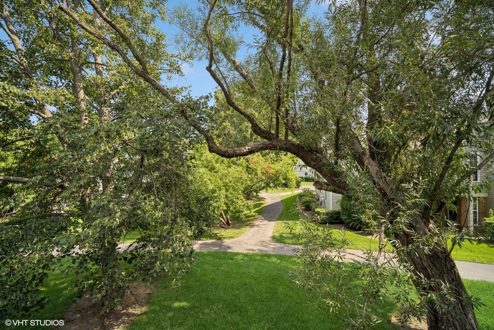 1406 Shore Court #D2, Wheeling, IL 60090