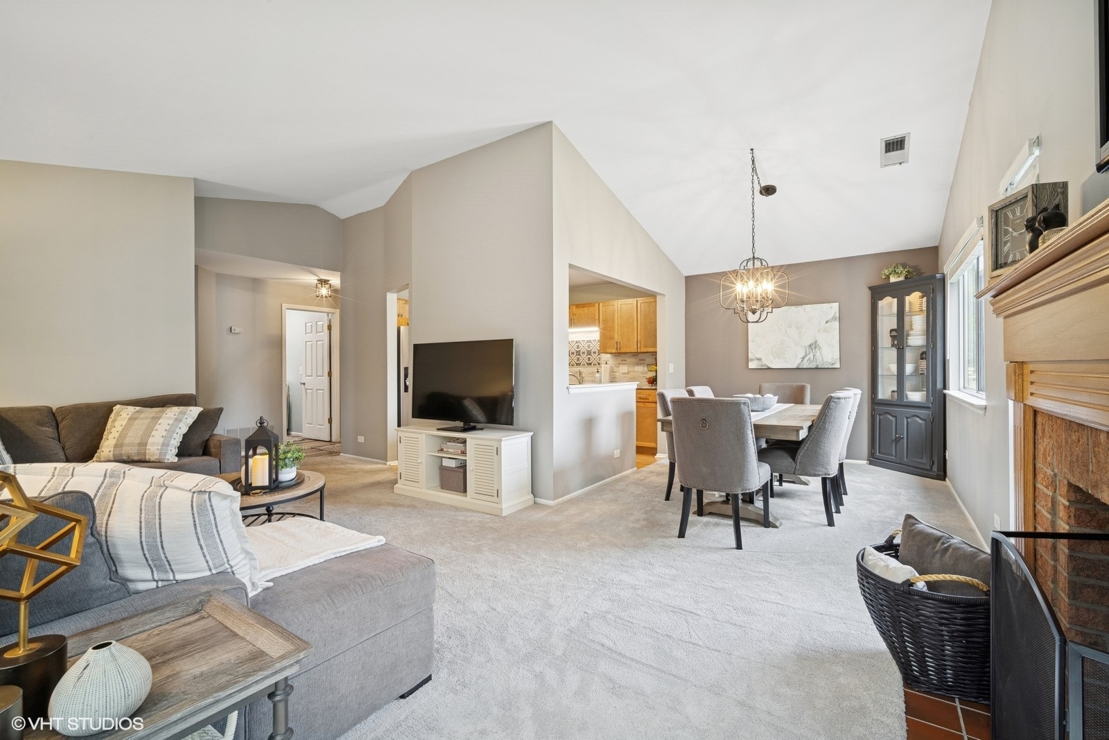 1406 Shore Court #D2, Wheeling, IL 60090