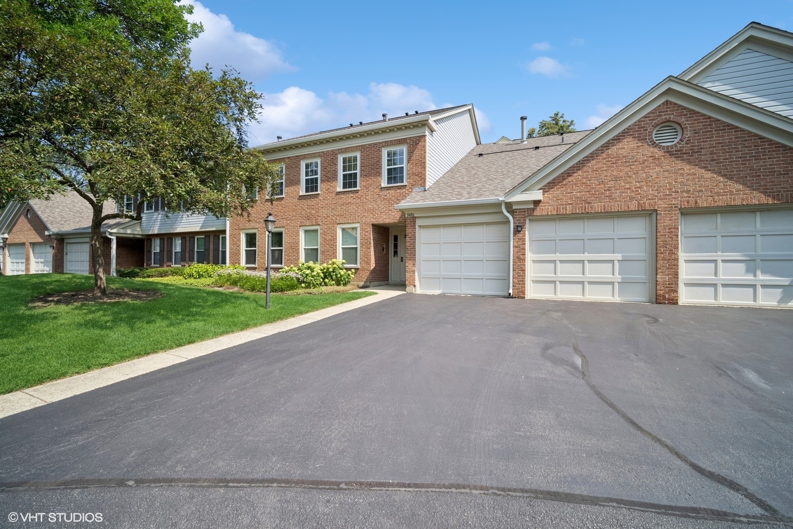1406 Shore Court #D2, Wheeling, IL 60090