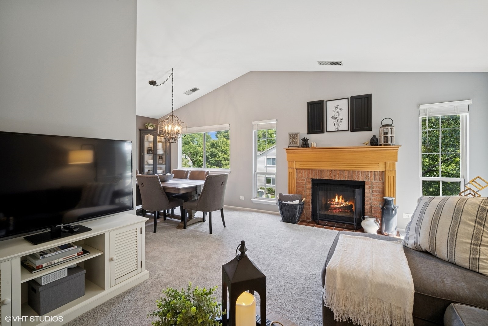 1406 Shore Court #D2, Wheeling, IL 60090