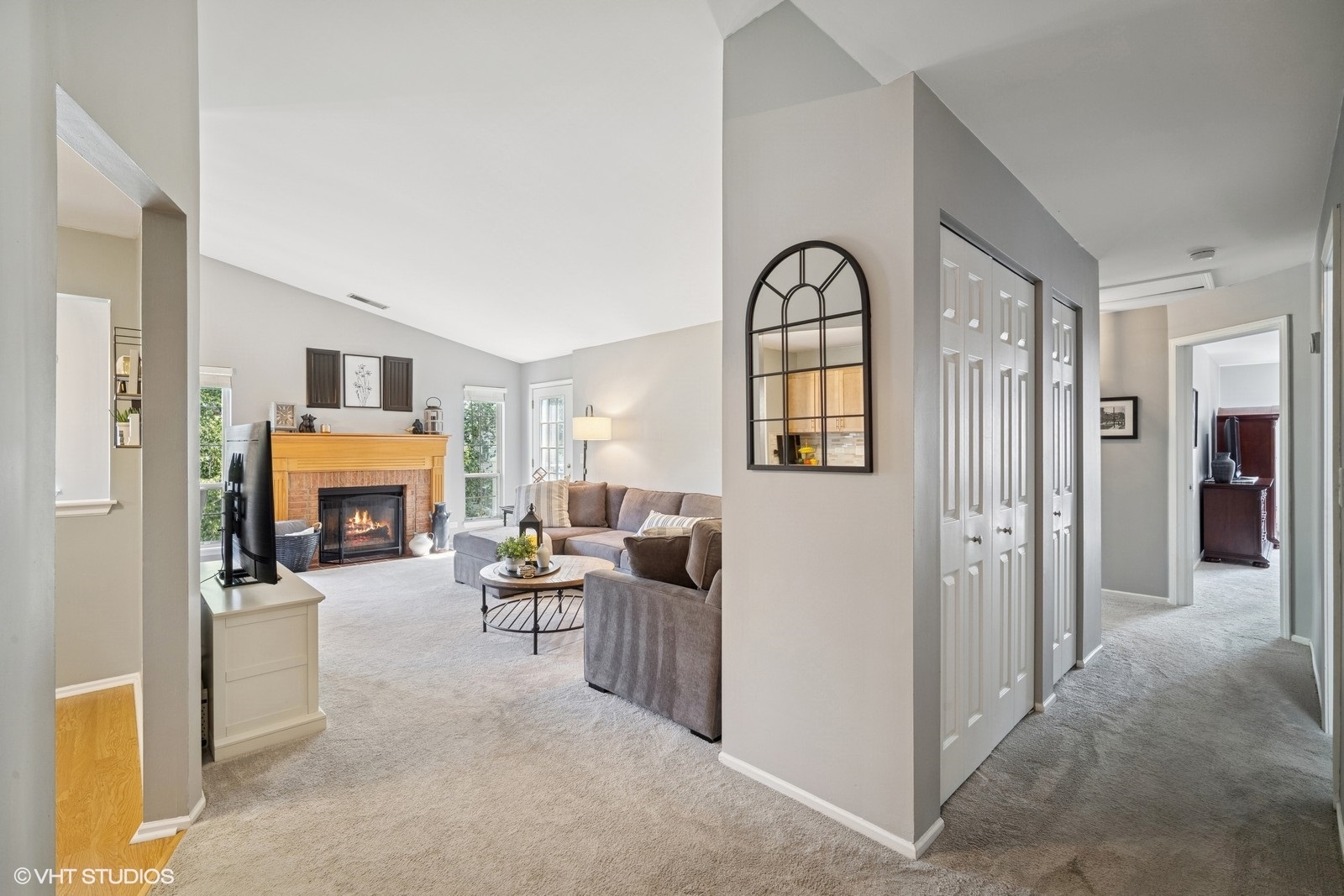 1406 Shore Court #D2, Wheeling, IL 60090