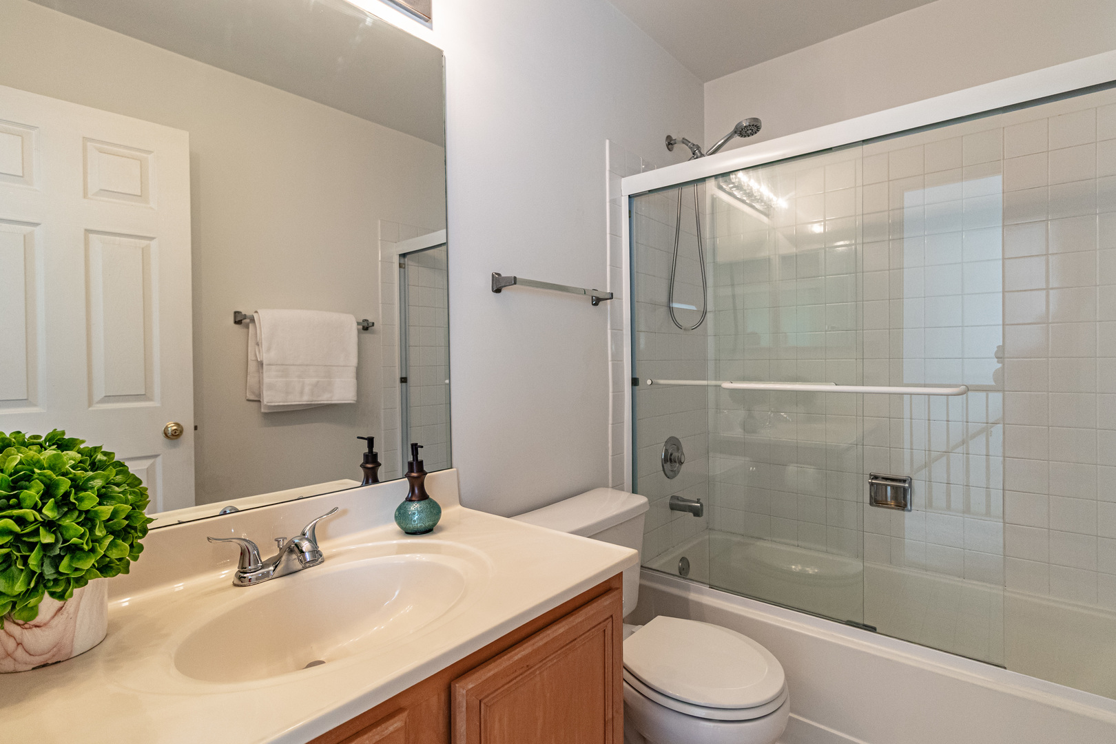17868 W BRAEWICK Road, Gurnee, IL 60031
