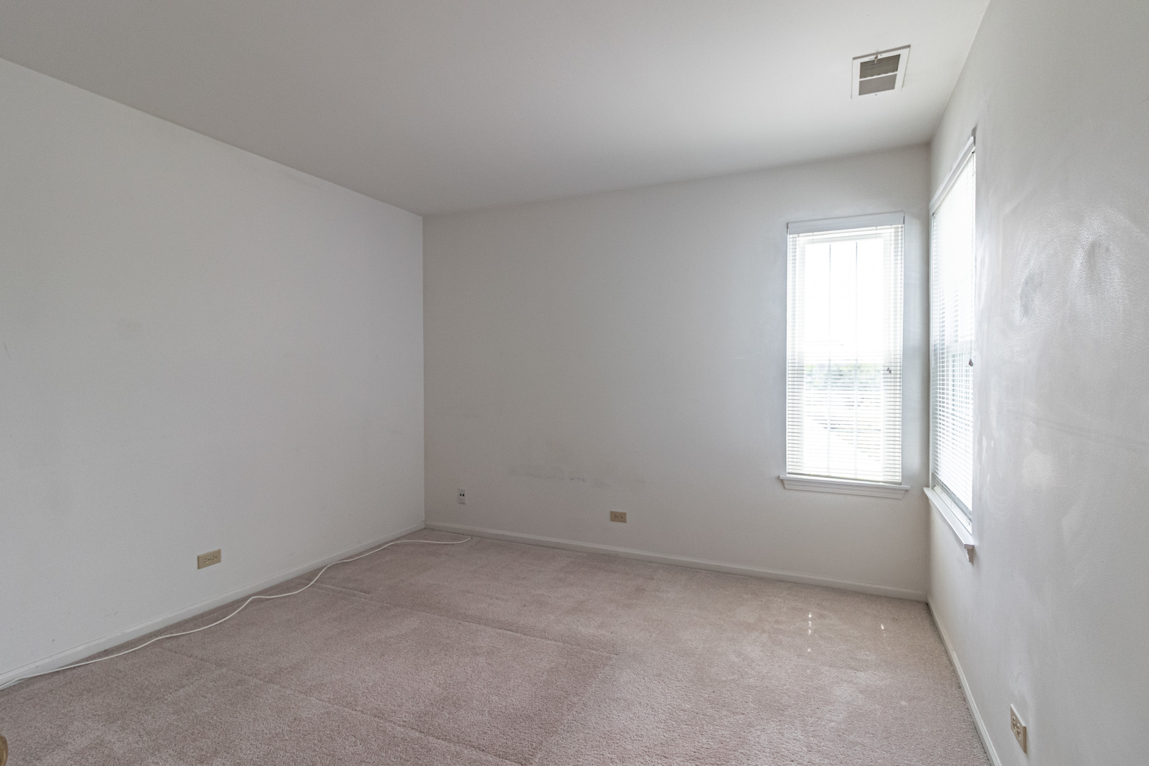 17868 W BRAEWICK Road, Gurnee, IL 60031