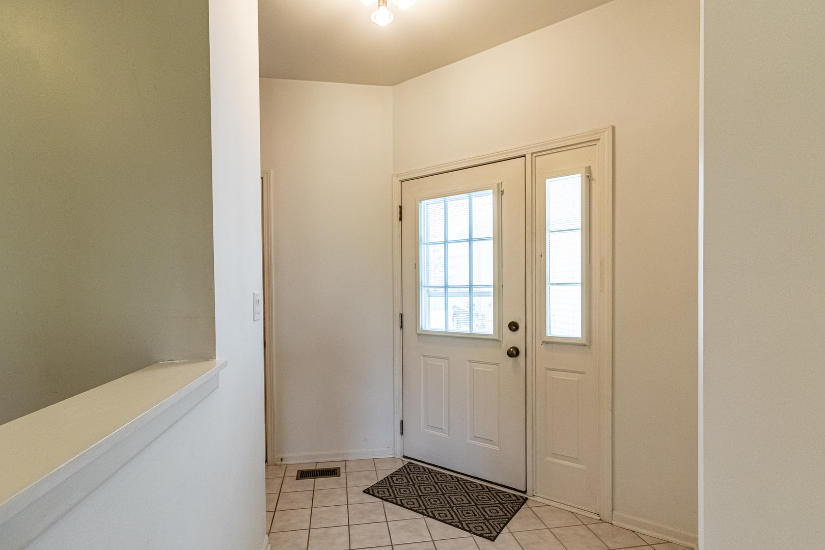 17868 W BRAEWICK Road, Gurnee, IL 60031