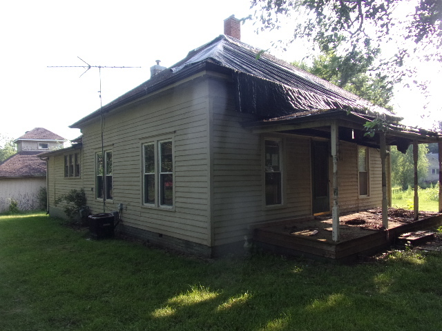 201 E North Street, Waynesville, IL 61778