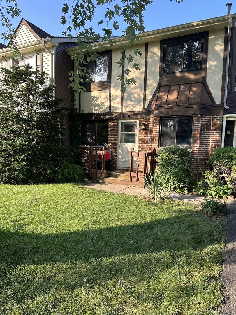 7S473 Creek Drive, Naperville, IL 60540