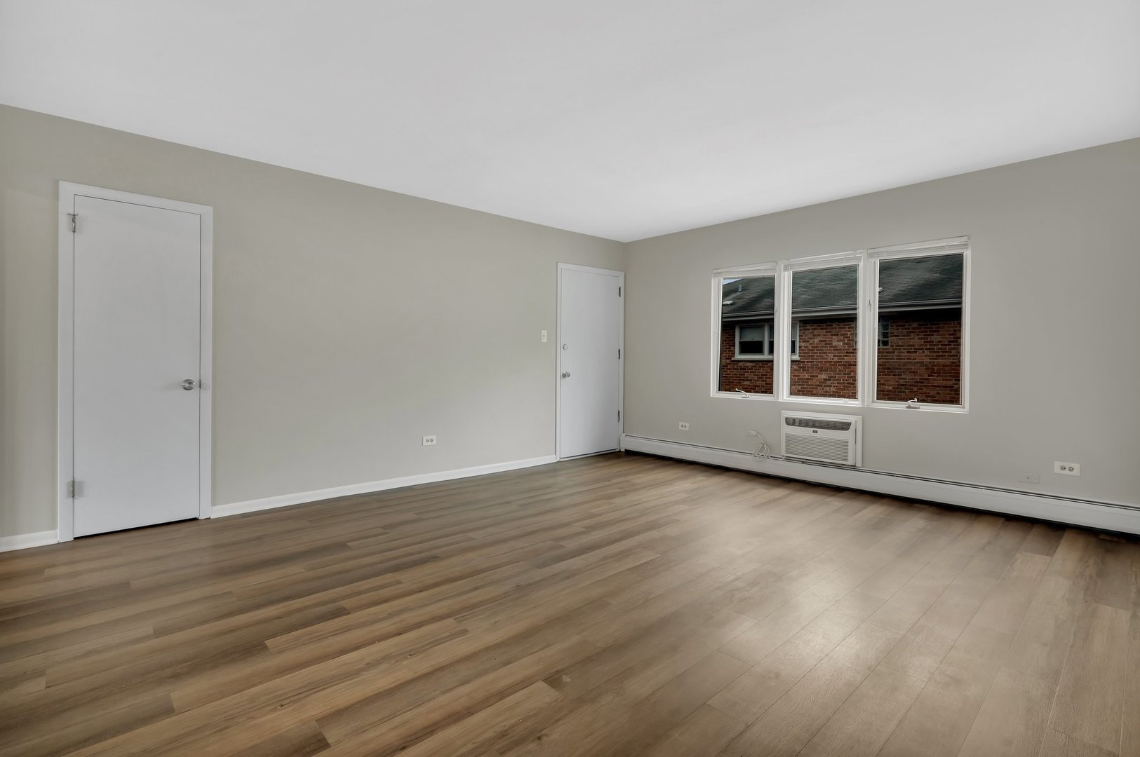 42 S Waiola Avenue #02, La Grange, IL 60525